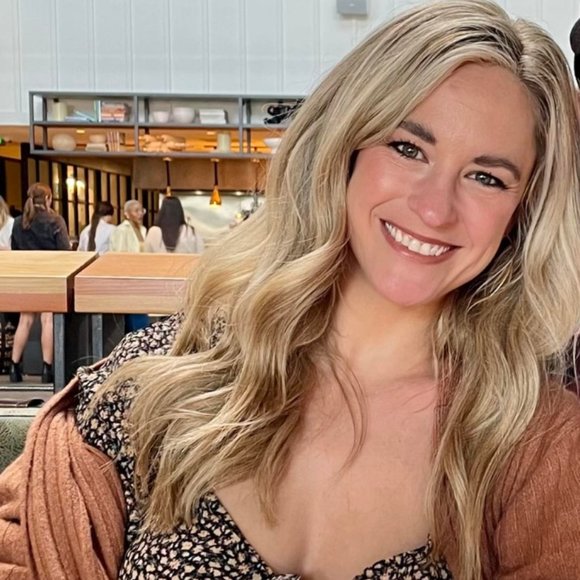 Meet your Posher, Rebecca - Picture 1 of 1